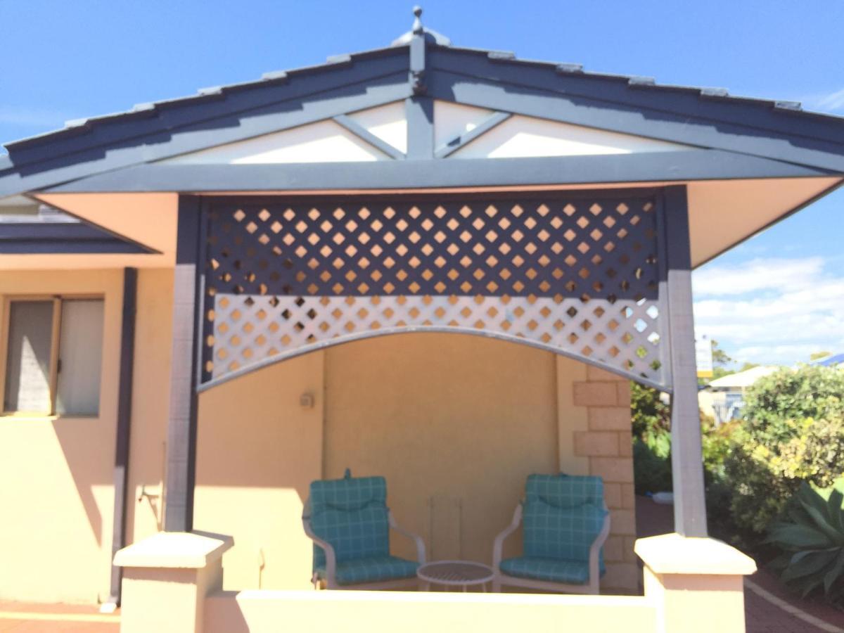 The Royal Dolphin Bed & Breakfast Safety Bay Rockingham Buitenkant foto